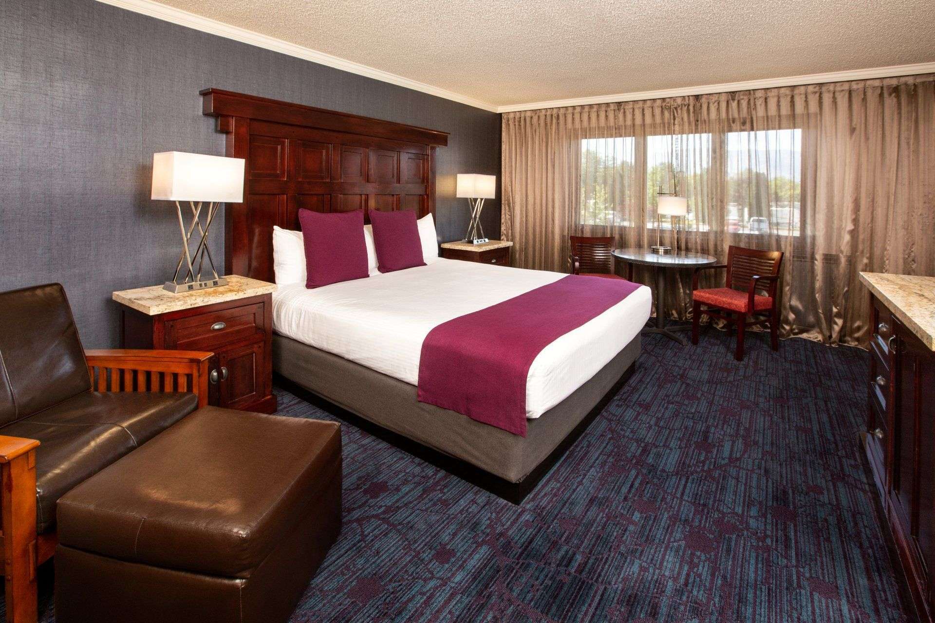Cabaret Lounge at Carson Valley Inn & Casino — evening atmosphere