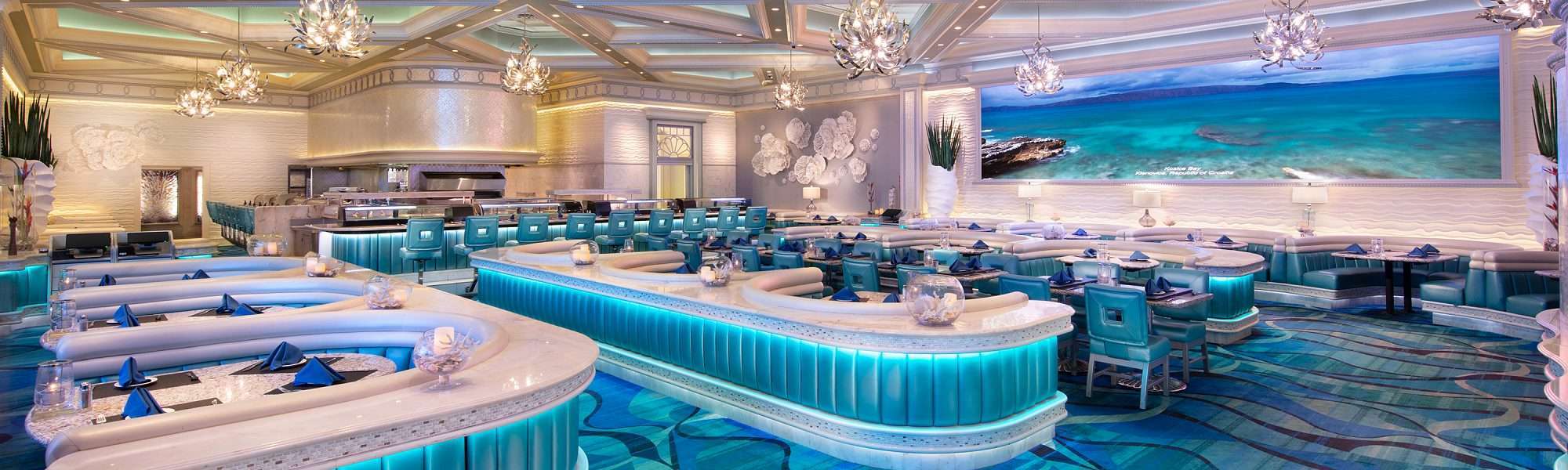 Romanza at Peppermill Resort Spa Casino — bar and lounge seating