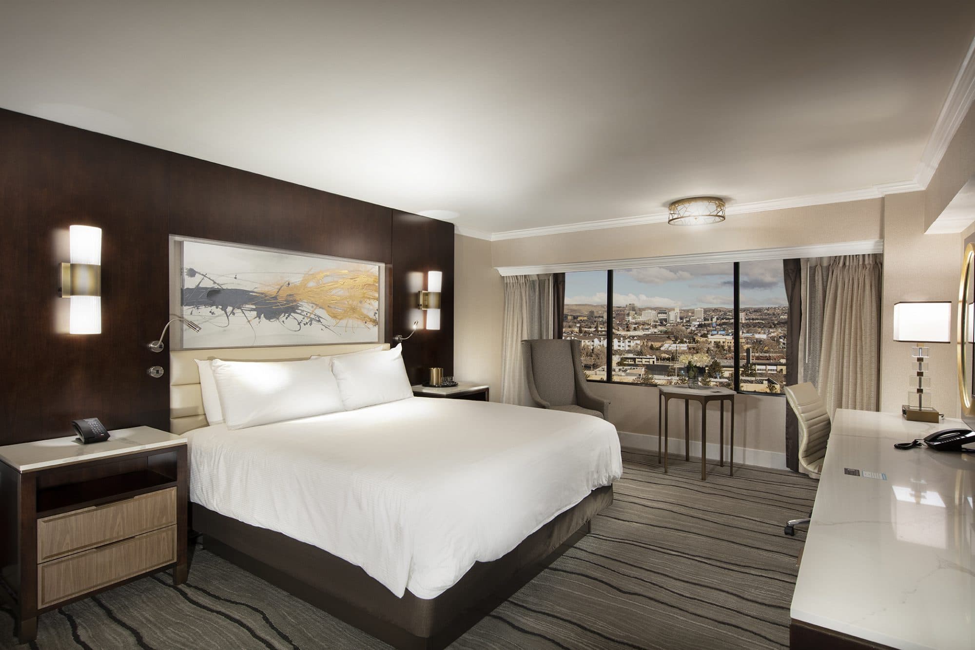 Peppermill Royal Suite at Peppermill Resort Spa Casino — guest suite amenities