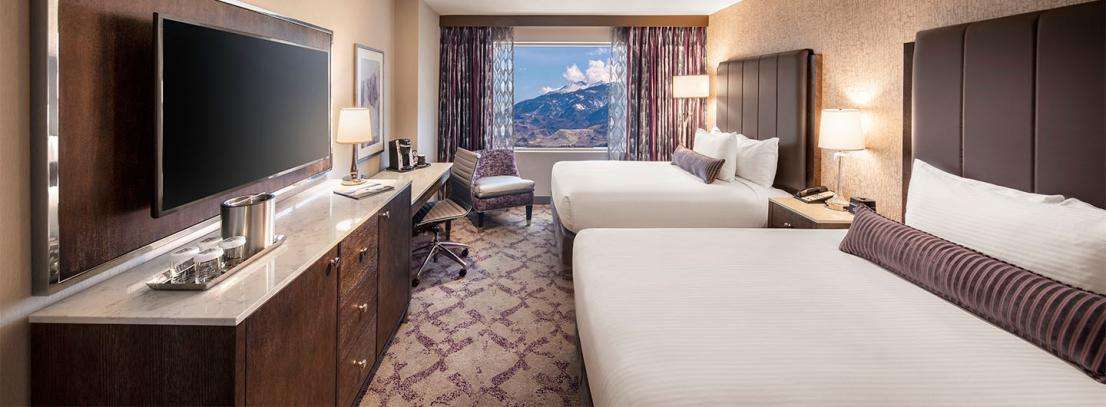 Silver Legacy Players Premium Room – 2 Queen at Silver Legacy Resort Casino — guest suite amenities