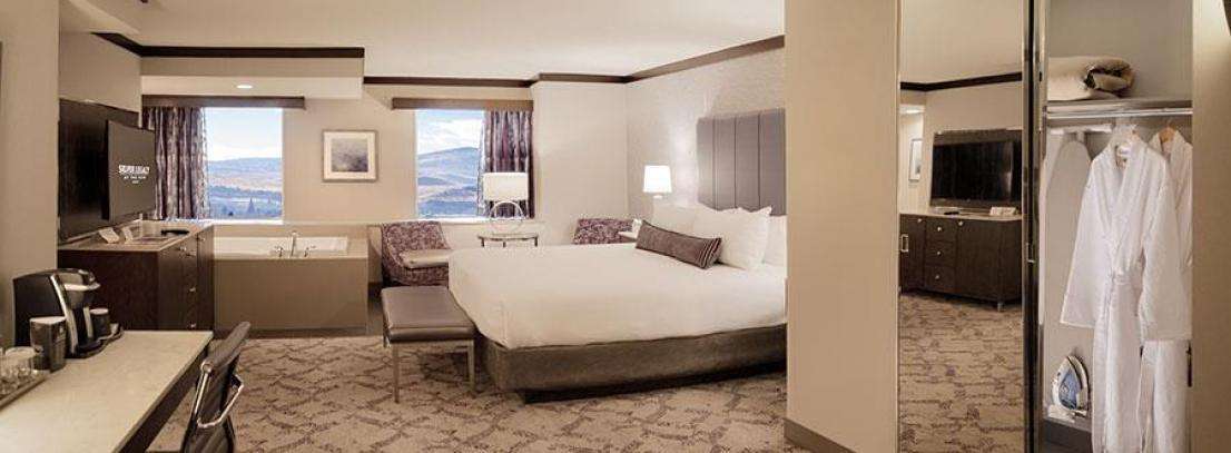 Players Corner Spa Suite at Silver Legacy Resort Casino — guest suite amenities