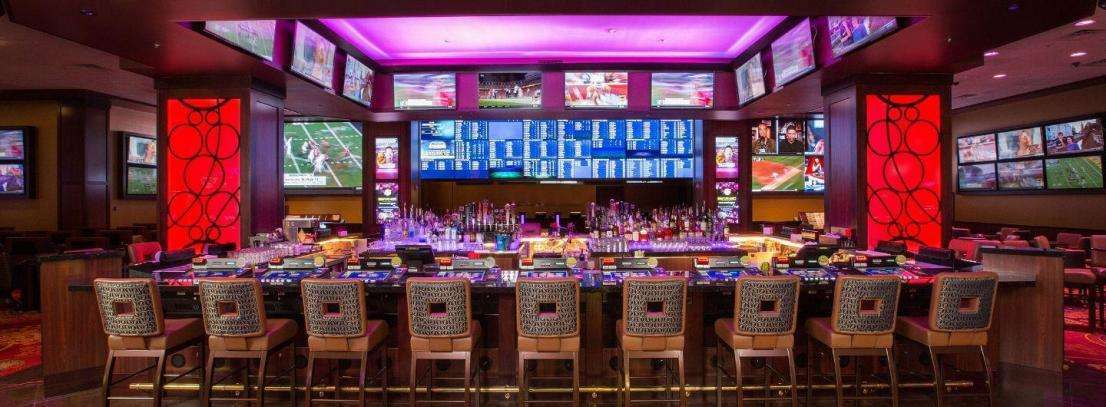 Comedy Bar at Silver Legacy Resort Casino — bar seating and cocktails