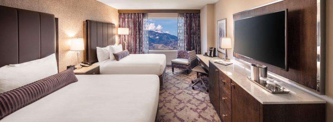 Players Corner Spa Suite at Silver Legacy Resort Casino — guest suite amenities