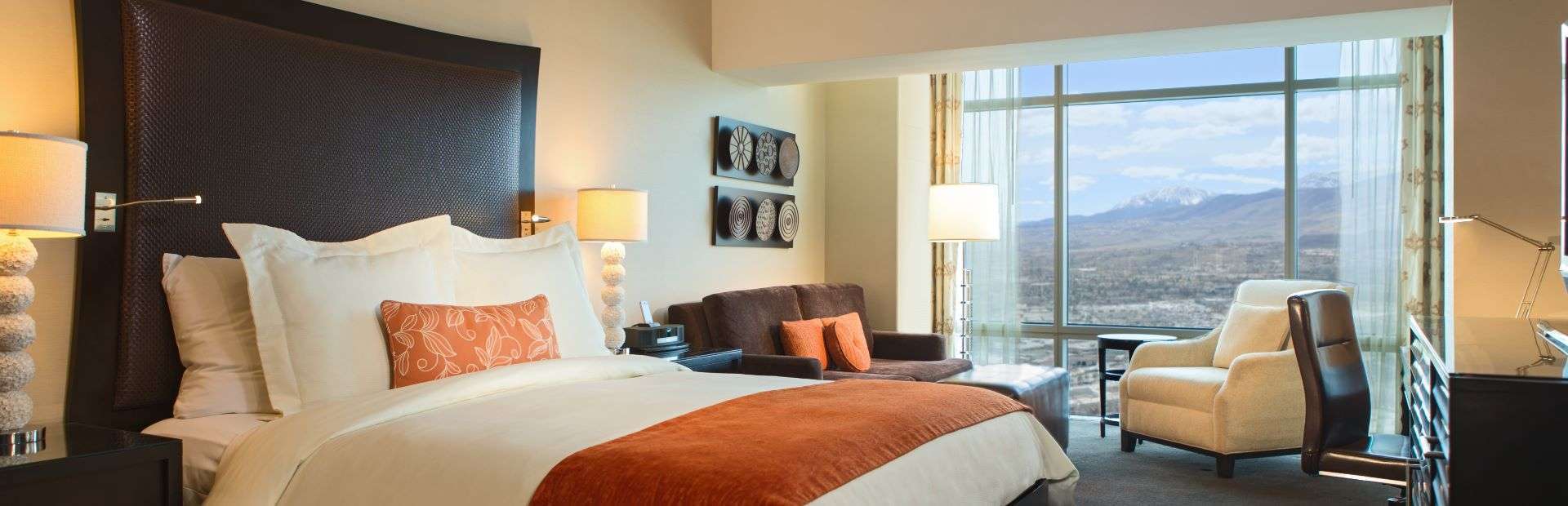 Atlantis Concierge Tower Room at Atlantis Casino Resort Spa — guest suite amenities