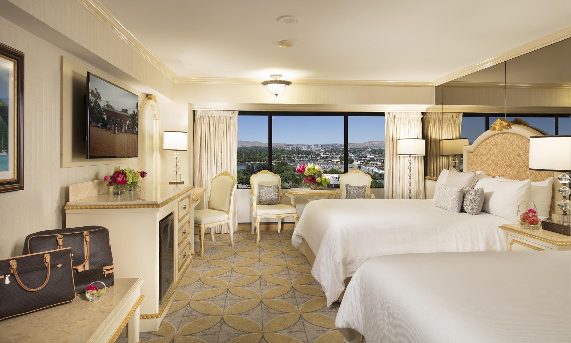 Peppermill Spa Suite at Peppermill Resort Spa Casino — room view