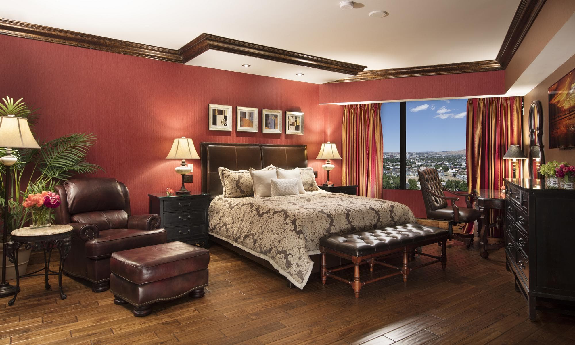 Peppermill Royal Suite at Peppermill Resort Spa Casino — guest room with upscale furnishings and contemporary decor Peppermill Royal Suite at Peppermill Resort Spa Casino — guest room with upscale furnishings and contemporary decor