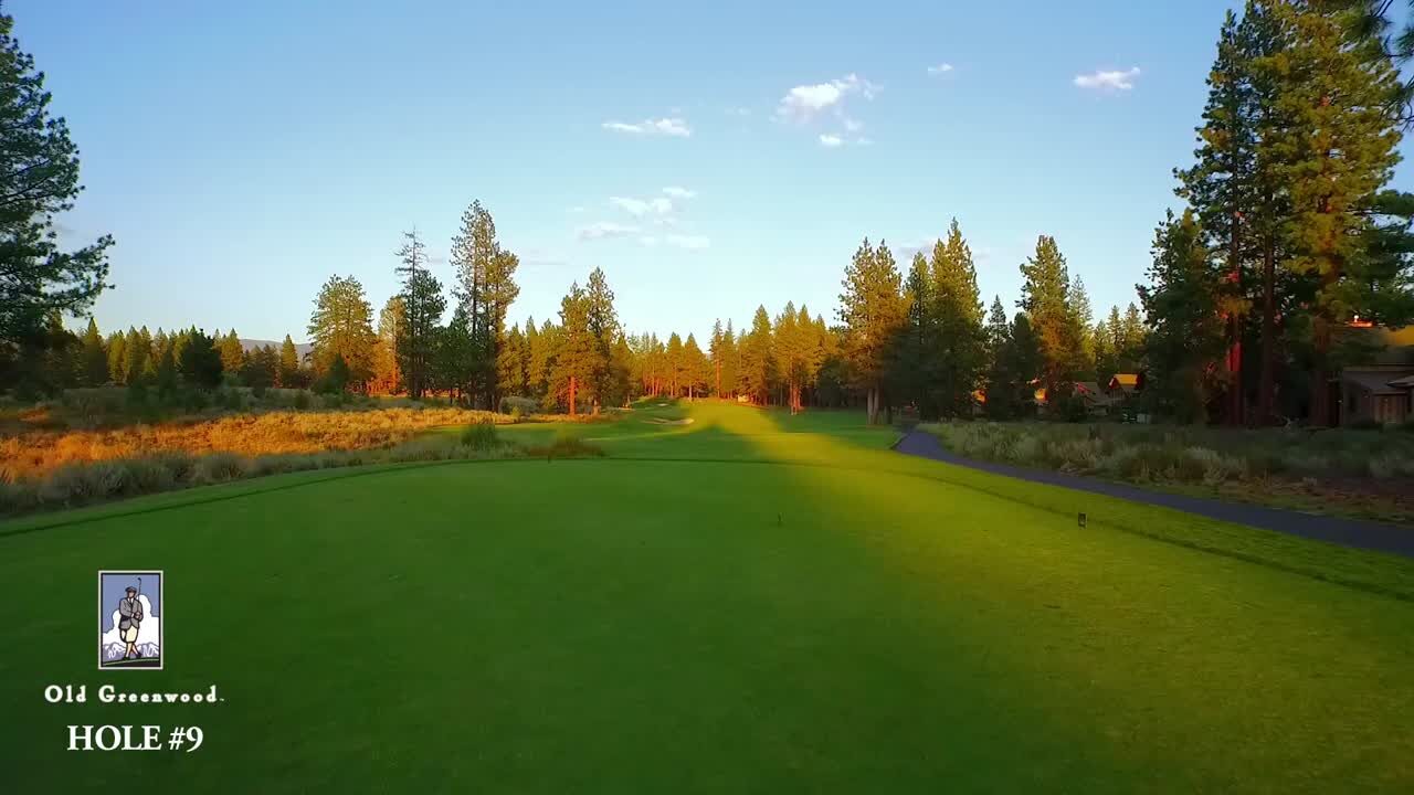 Hole 9 at Old Greenwood featuring mountain-backed green