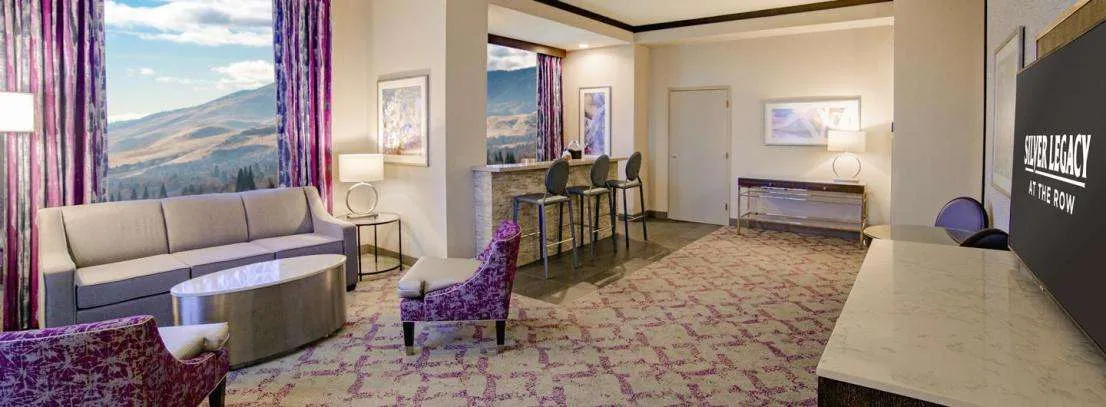 Silver Legacy Deluxe Spa Suite – 1 King at Silver Legacy Resort Casino — guest suite amenities