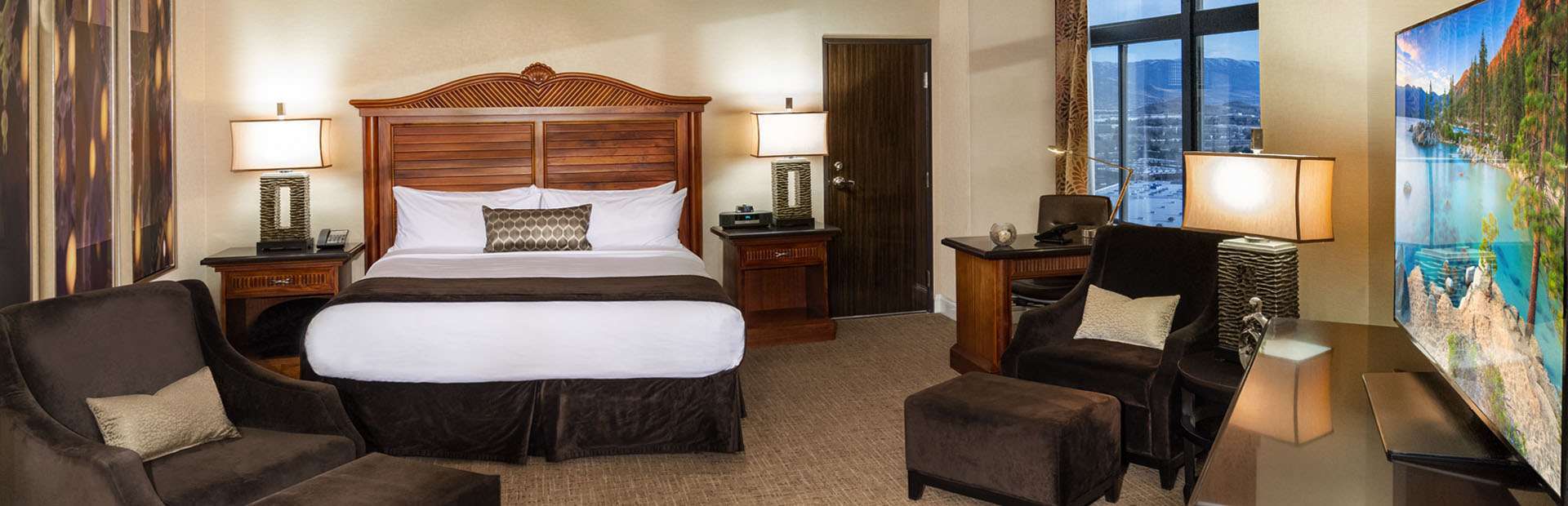 Atlantis Executive Spa Suite at Atlantis Casino Resort Spa — guest room with upscale furnishings and contemporary decor